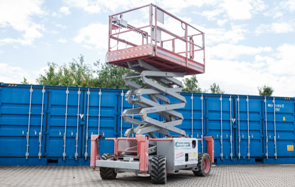 Skyjet Scherenbühne geländegängig, bis 12m Arbeitshöhe